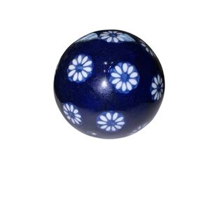 VTG Blue and White ceramic Floral Decorative Sphere